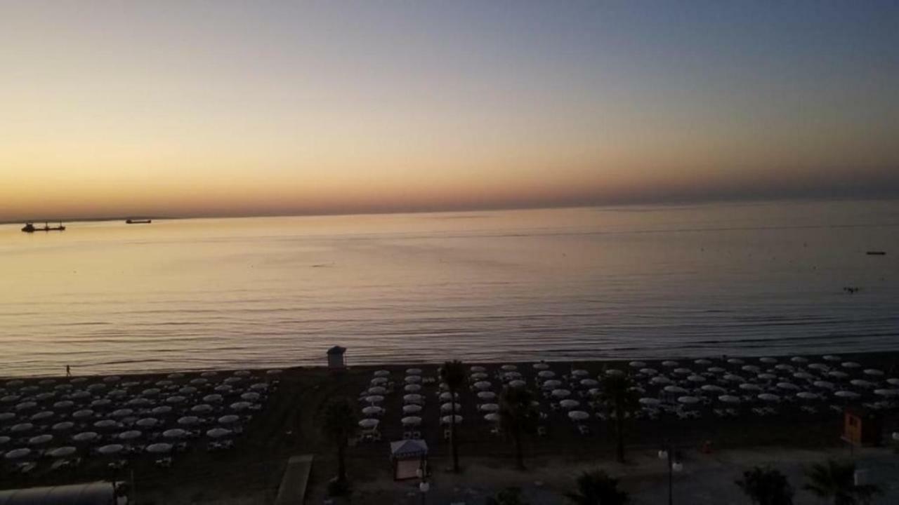 Alex Beach Apartment 31 Larnaca Buitenkant foto